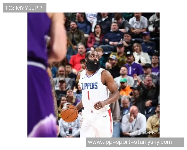 快船今日训练精彩瞬间小卡持球卢指导跑位哈登投篮比尔运球展现默契