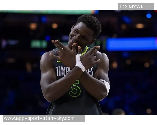 森林狼新赛季备战热情高涨爱德华兹迪文里德训练照展笑颜