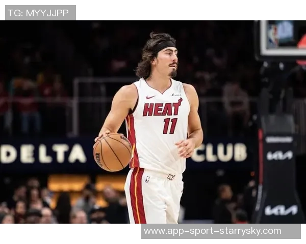 热火记者报道哈克斯左脚踝扭伤球队明日将决定他的出战状态