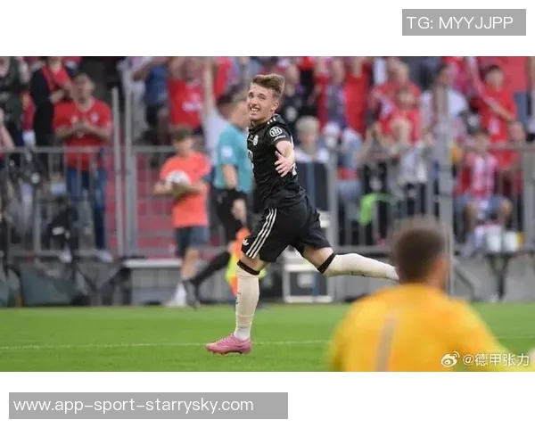 年满18岁的小将卡尔首次独自驾车前往拜仁训练基地展现新起点