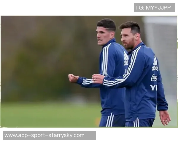 德保罗与梅西亲密合影庆祝晋级期待更辉煌的未来